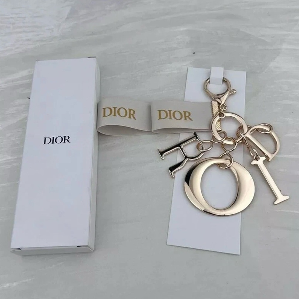 Dior VIP Holiday Ribbon Crystal Bag Charm Key Holder NIB - Picture 2 of 4